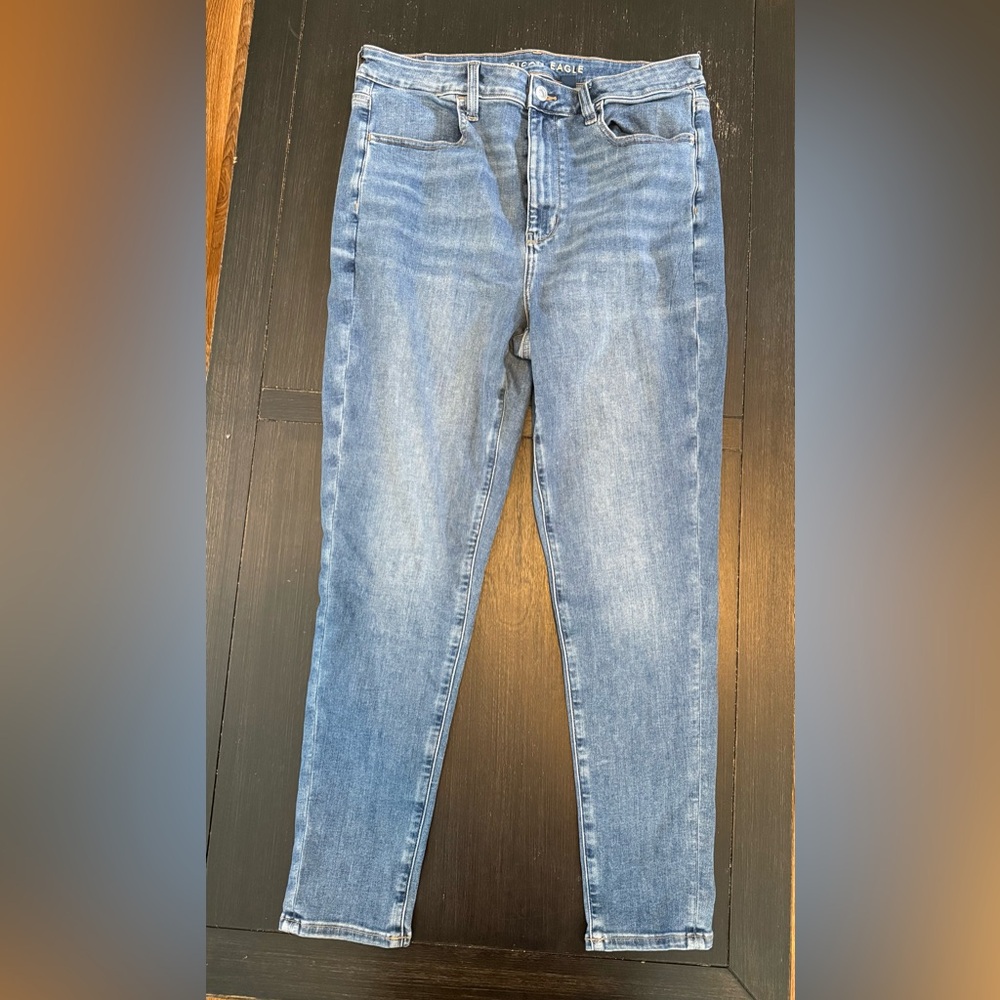 American Eagle Light Wash Jeans